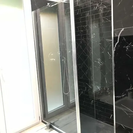 Attico Galliera Lägenhet